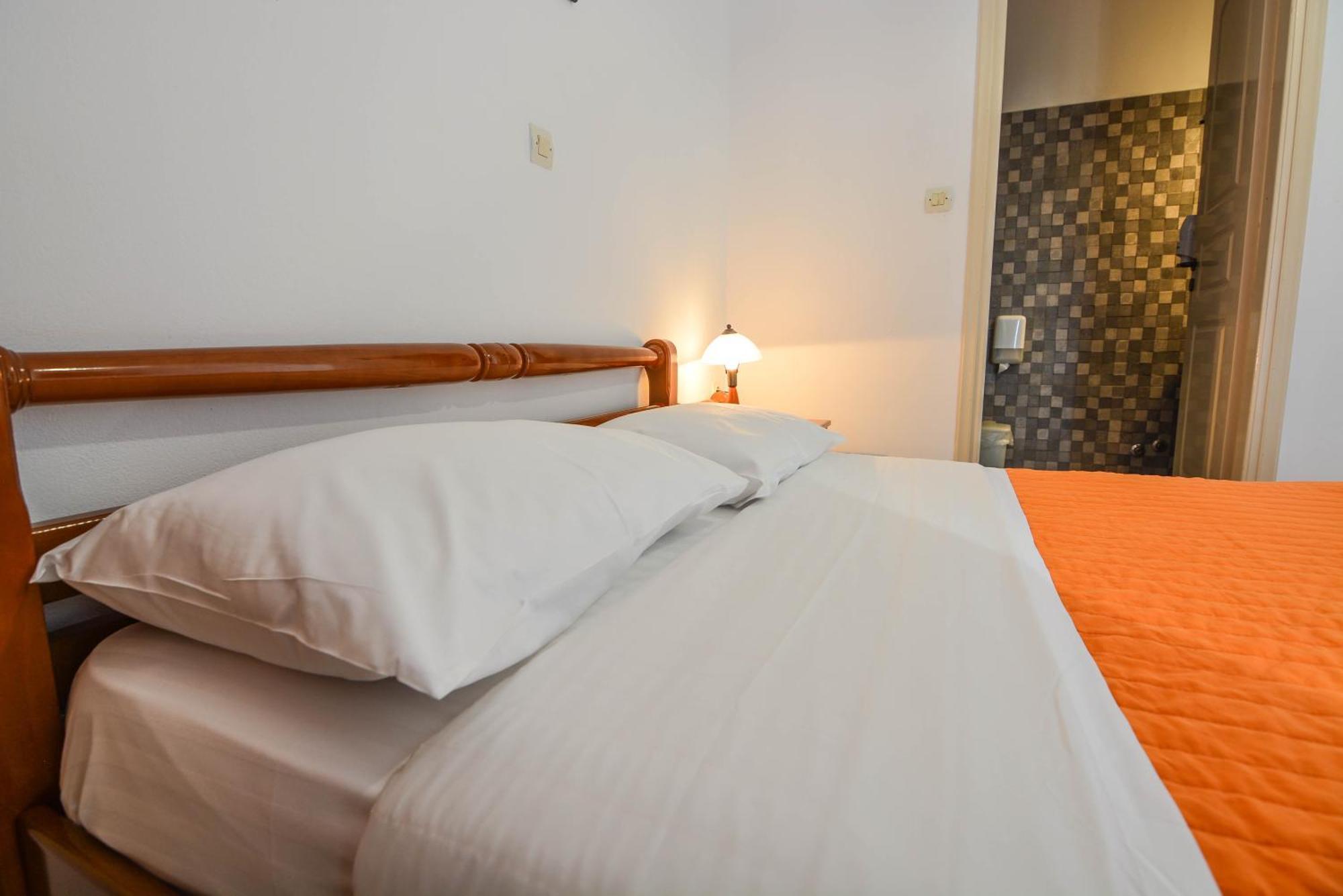 Epavlis Apartments Porto Heli Extérieur photo