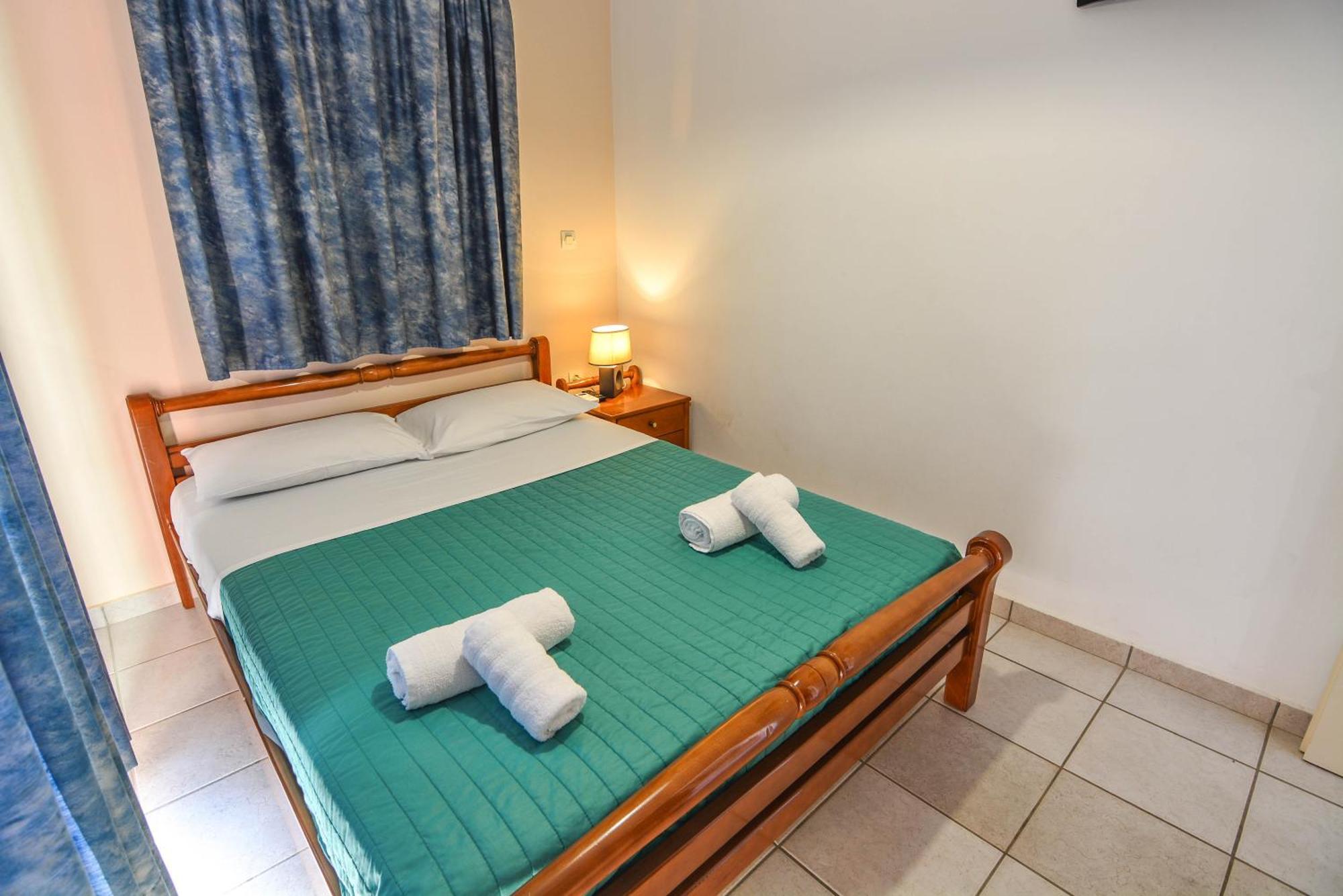 Epavlis Apartments Porto Heli Extérieur photo