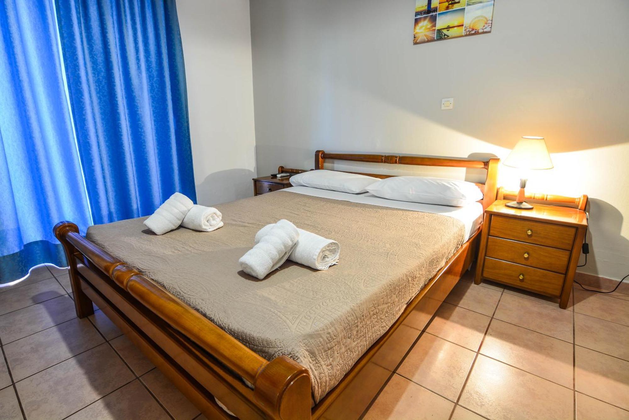 Epavlis Apartments Porto Heli Extérieur photo
