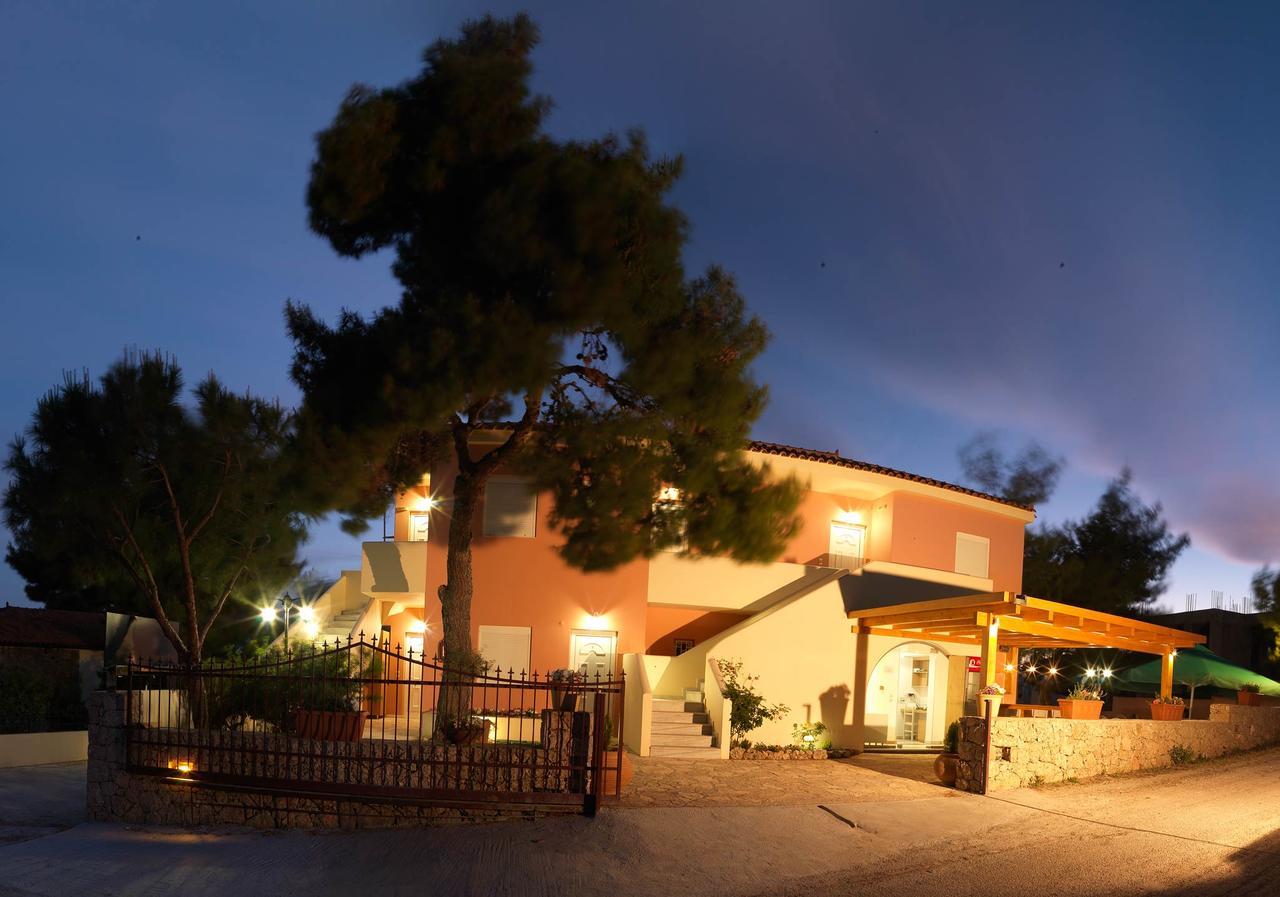 Epavlis Apartments Porto Heli Extérieur photo